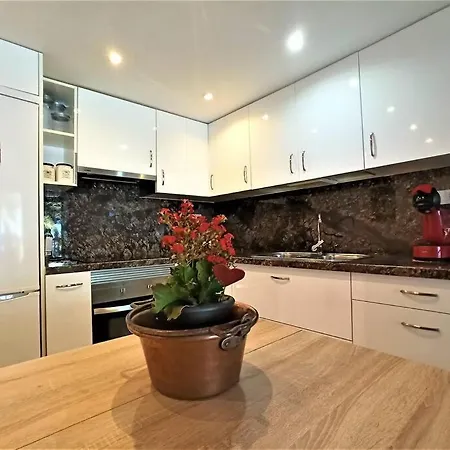 Sea View Luxury Apartment. 2 Bedroom Appartamento